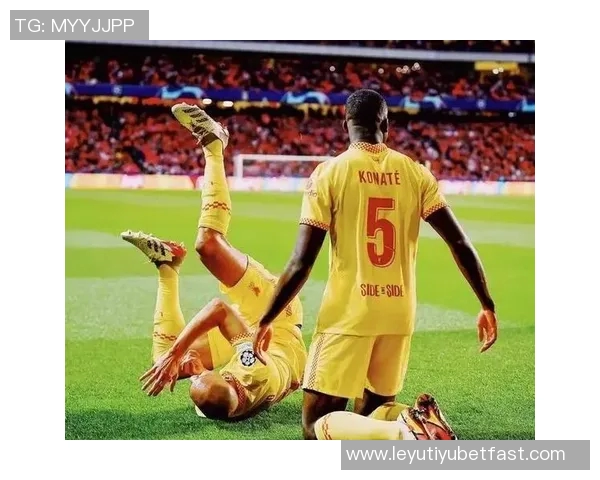 迪亚斯激情滑跪庆祝倒地助攻与补时绝杀展现战斗精神至最后一刻